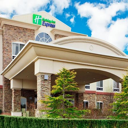 Holiday Inn Express Hotel & Suites East End By Ihg Riverhead Exterior foto